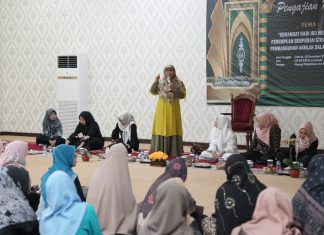 Pengajian Rutin DWP Unila Ulas Pembangunan Akhlak dalam Keluarga