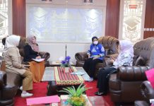 Rektor Terima Audiensi DWP Unila Persiapan Peringatan Hari Kartini