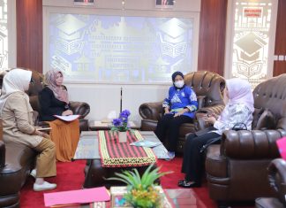 Rektor Terima Audiensi DWP Unila Persiapan Peringatan Hari Kartini