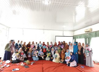 DWP Unila Gelar Pelatihan Pembuatan Buket Bunga, Dorong Kreativitas dan Kewirausahaan