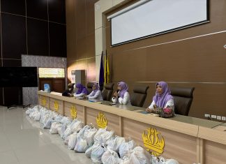 Pertemuan Rutin Dharma Wanita FKIP Unila: Arisan dan Tali Asih untuk Pegawai Honorer