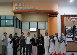 Dharma Wanita Unsur Pelaksana KPA Unila Berbagi Bingkisan Lebaran