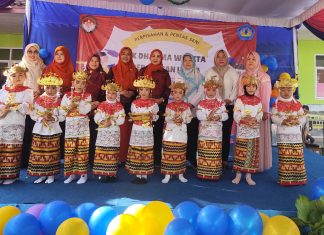 DWP Unila Hadiri Pentas Seni dan Perpisahan Peserta Didik TK Dharma Wanita Persatuan Unila
