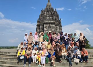 Kebersamaan dan Syukur Warnai Pertemuan Rutin DWP Unsur Pelaksana KPA Unila di Menggala