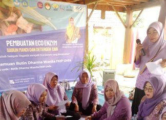 Pertemuan Rutin DWP FKIP Unila: Belajar Mengolah Sampah Organik Jadi Eco Enzym Bermanfaat