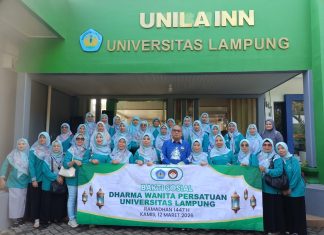 DWP Unit Unila Salurkan 193 Paket Sembako kepada Masyarakat Rajabasa