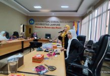 Pertemuan Rutin dan Arisan DWP Unsur Pelaksana FISIP Unila, Pererat Silaturahmi melalui Kreativitas Budaya Lokal
